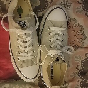 NWOT Ladies Converse.